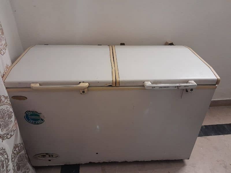 waves double door freezer 0