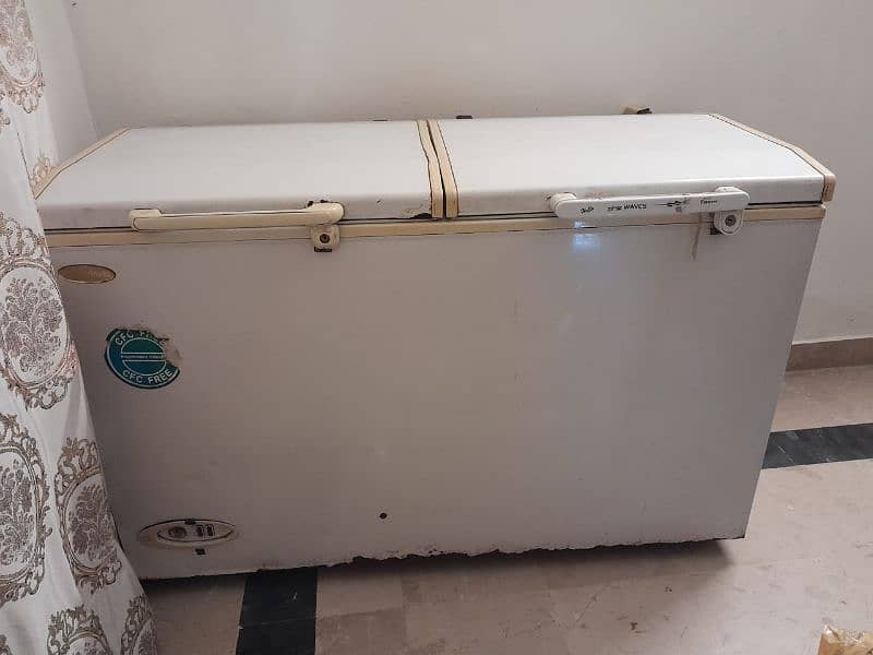 waves double door freezer 4