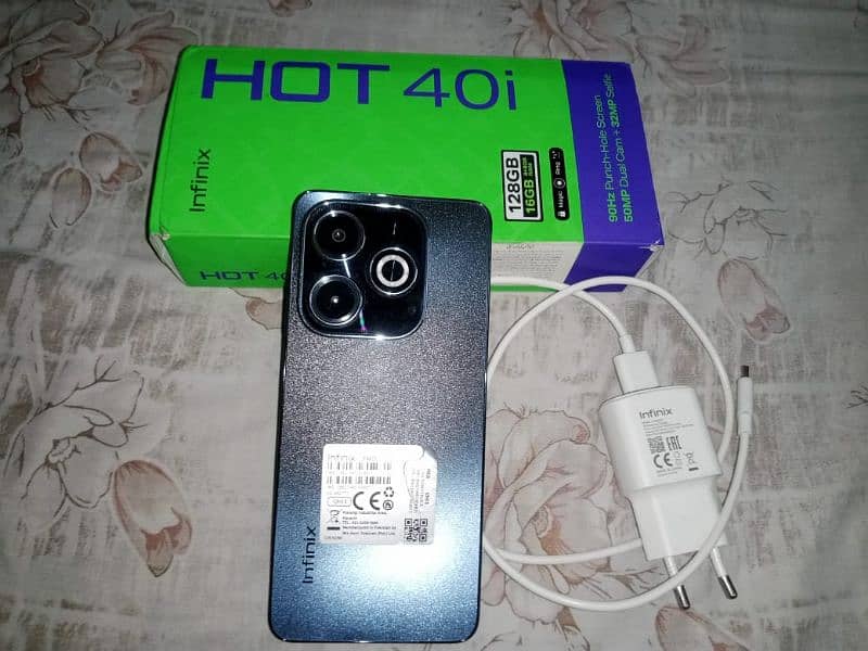 infinix hot 40i condition 10 by 10 all ok ha koi fald nahi 0