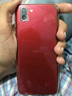 Aquos r2