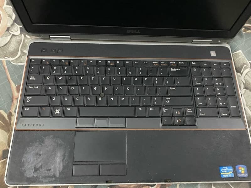 dell latitude E6520 core I 5 , 1