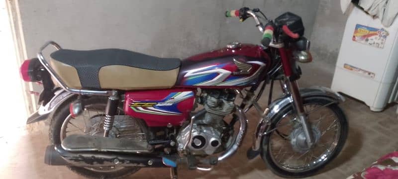 Honda CG 125 available in Samundri city 2