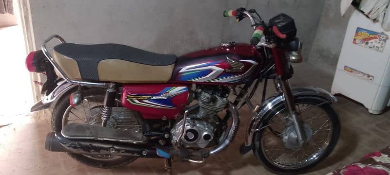 Honda CG 125 available in Samundri city 4