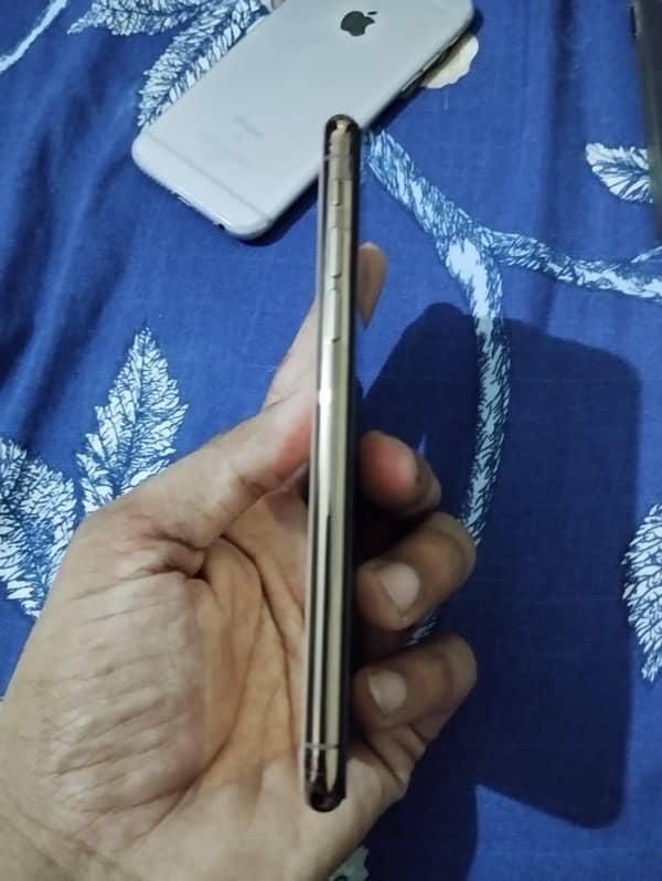 I phone xs 256gb non pta 4