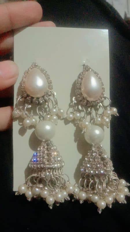 earrings 0