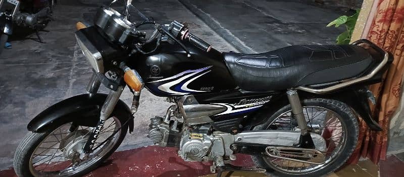 Yamaha Junoon 100CC 4