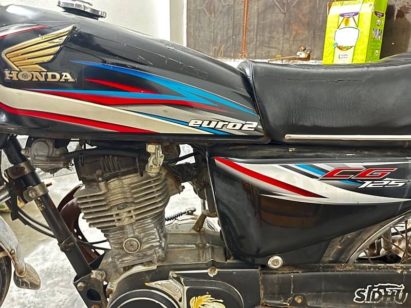 Honda 125 Black with special Number CTK-71 7