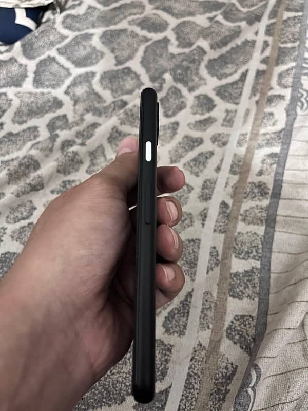 GOOGLE PIXEL 4a 5