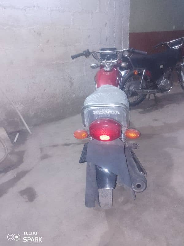 Honda 125 new condition 7