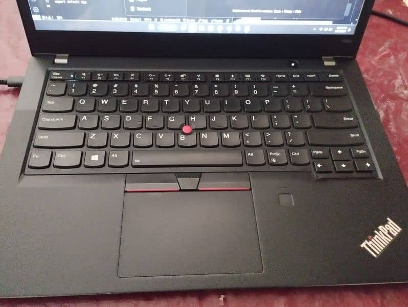 Lenovo Thinkpad  T480s 4