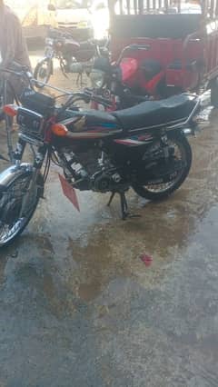 Honda 125 Black with special Number