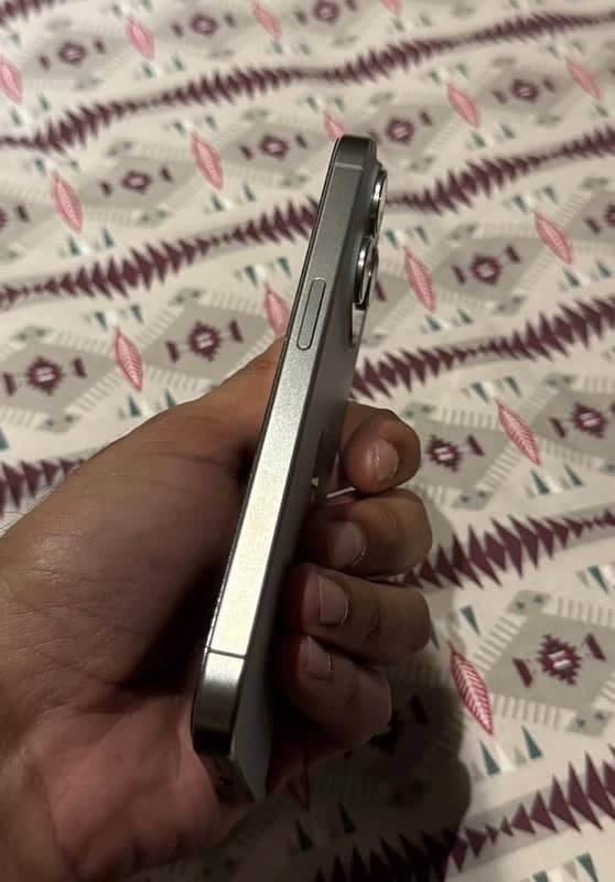 iPhone 15 Pro 256 Gb Natural Titanium 4