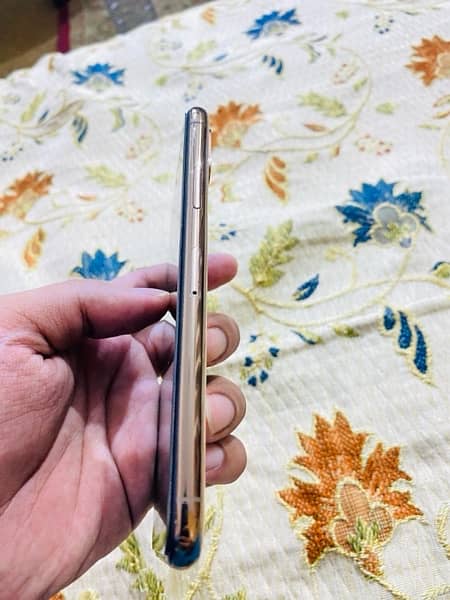 Iphone XS Golden 64 GB 3