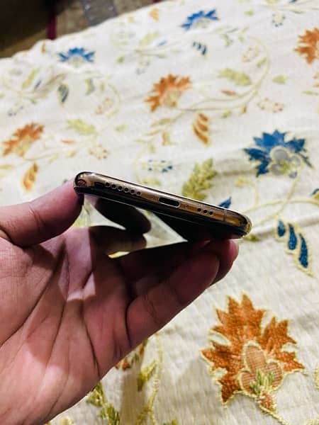 Iphone XS Golden 64 GB 4