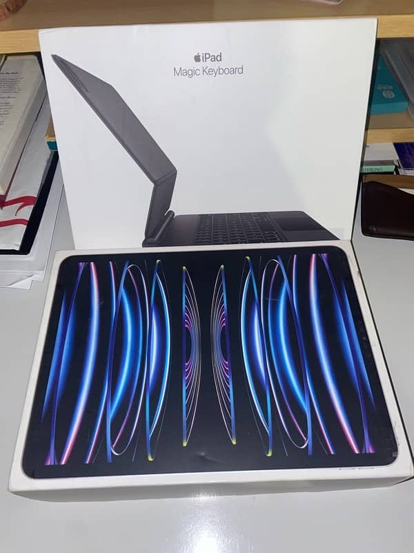 iPad Pro 11 inch m2 chip with brand new Magic Keyboard and magic pen 1