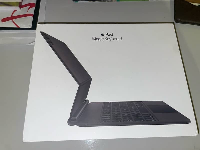 iPad Pro 11 inch m2 chip with brand new Magic Keyboard and magic pen 2