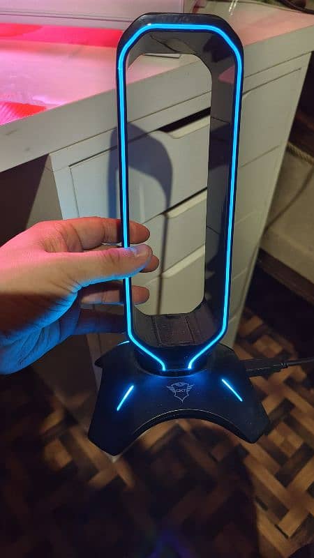 Rgb Headphones Stand 3