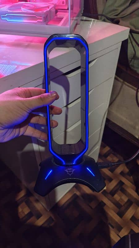 Rgb Headphones Stand 4