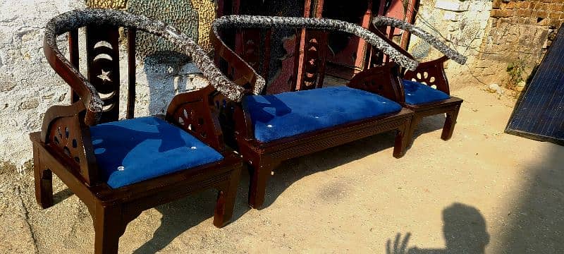 wood sofa set best Condition 7