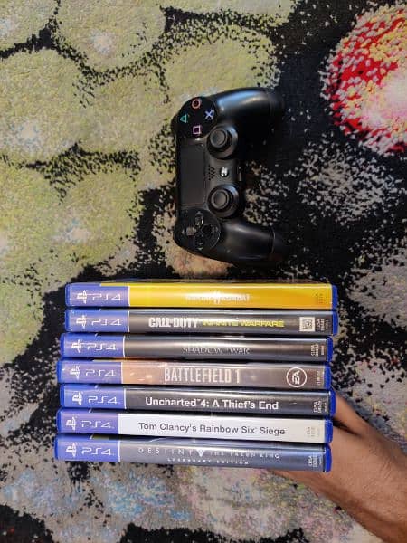 7 PS4 Games and 1 controller 0