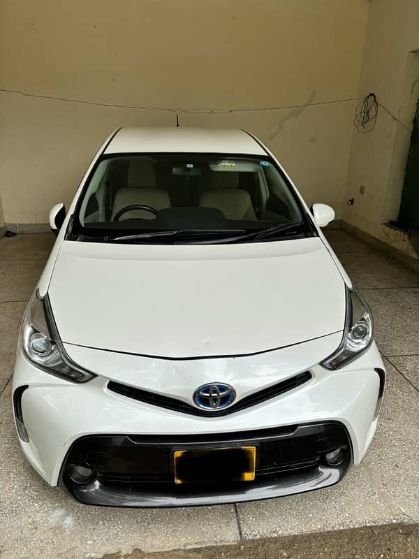 Toyota Prius Alpha 2015 2