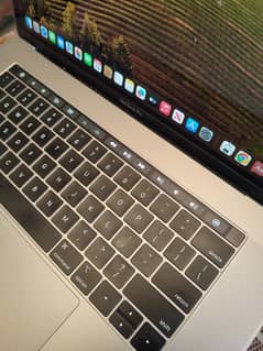 Macbook pro 2019 15 inch 4gb card