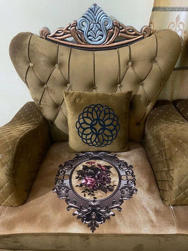 5 seater Royal Arabic Style in Camel Brown Velvet cloth10/10condition 0