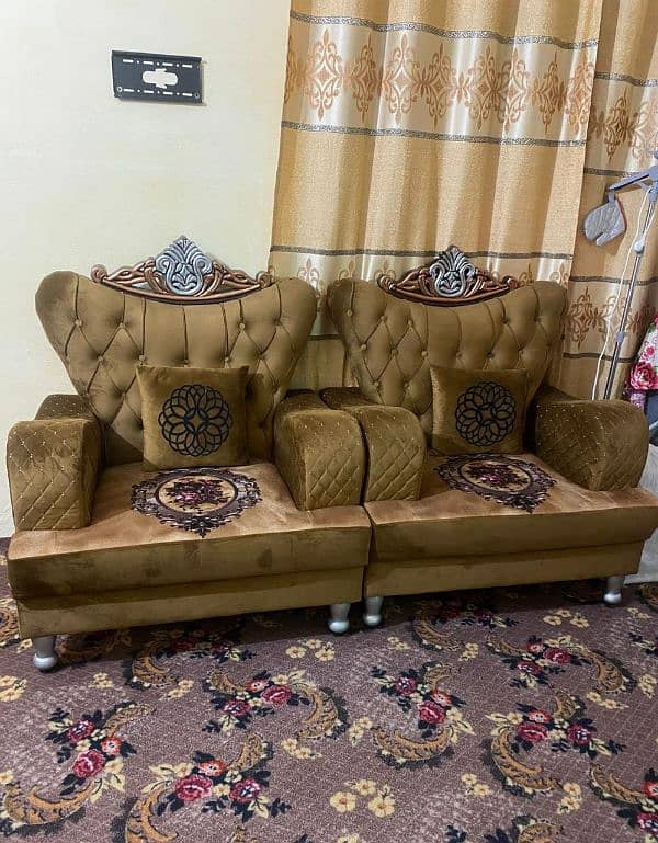 5 seater Royal Arabic Style in Camel Brown Velvet cloth10/10condition 1