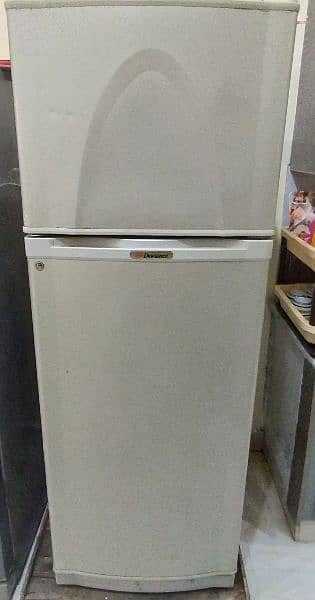 Dawlance Medium Size fridge 4