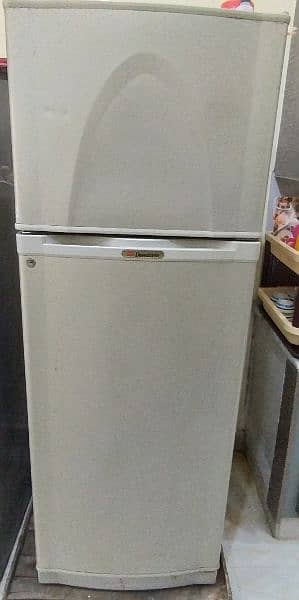 Dawlance Medium Size fridge 8