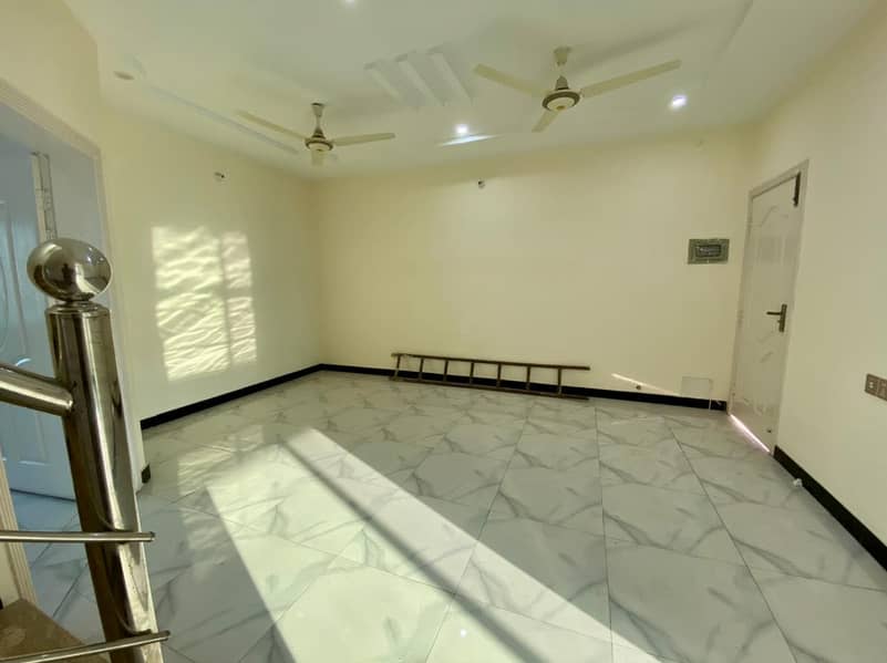 Non Furnished House For Rent 4