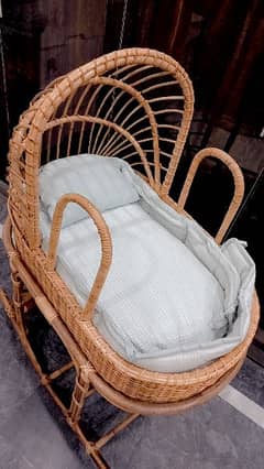 baby rattan cot 0