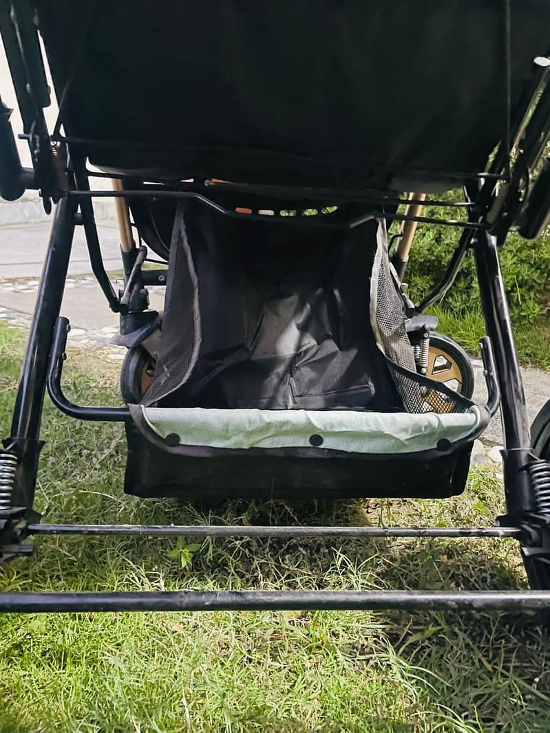 ZHIYU TONG Baby stroller for sale in good condition 4