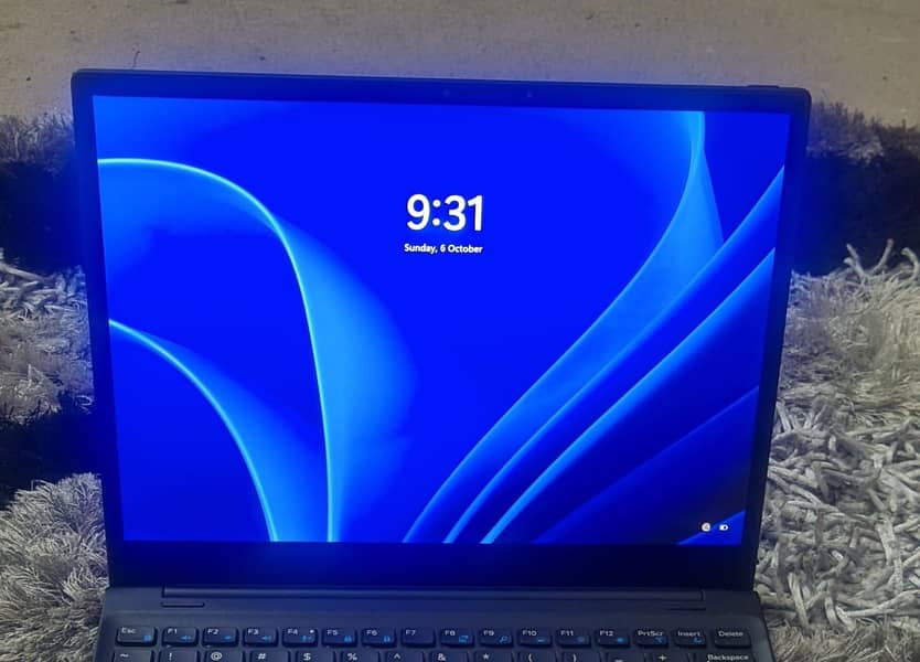 DELL latitude 7285 - 3K - 7th Gen - 125 GB SSD - 8 GB inbuilt RAM (HP, 1