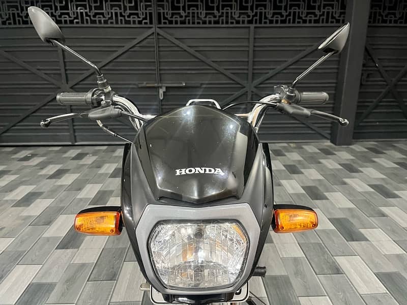 Honda CD70 dream motorcycle 1