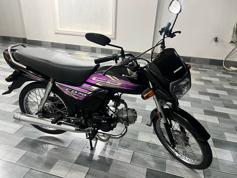 Honda CD70 dream motorcycle 2