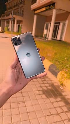 iphone 11 pro max Factory unlock 64 Gb