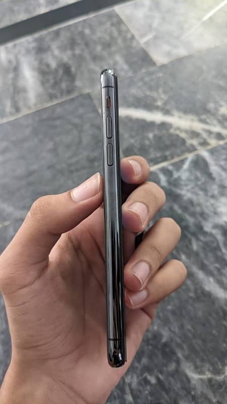 iphone Xs 4