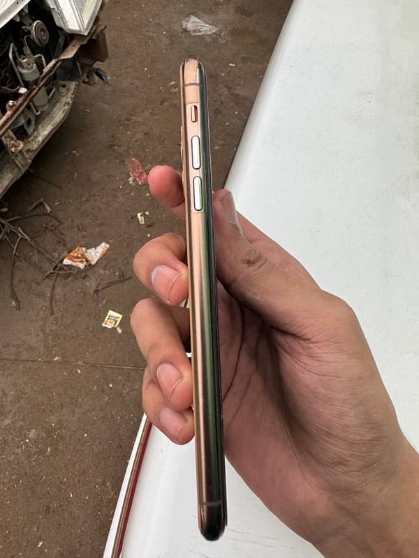 iPhone 11 Pro Max 64 GB PTA approve golden color water pack 2