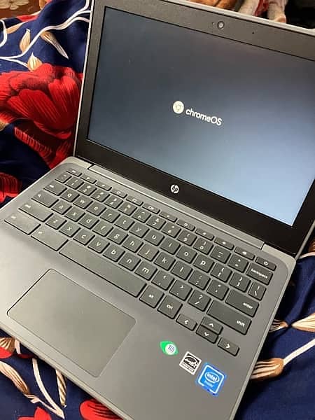 I am selling my Chromebook HP G8 in cheap price in good condition 1