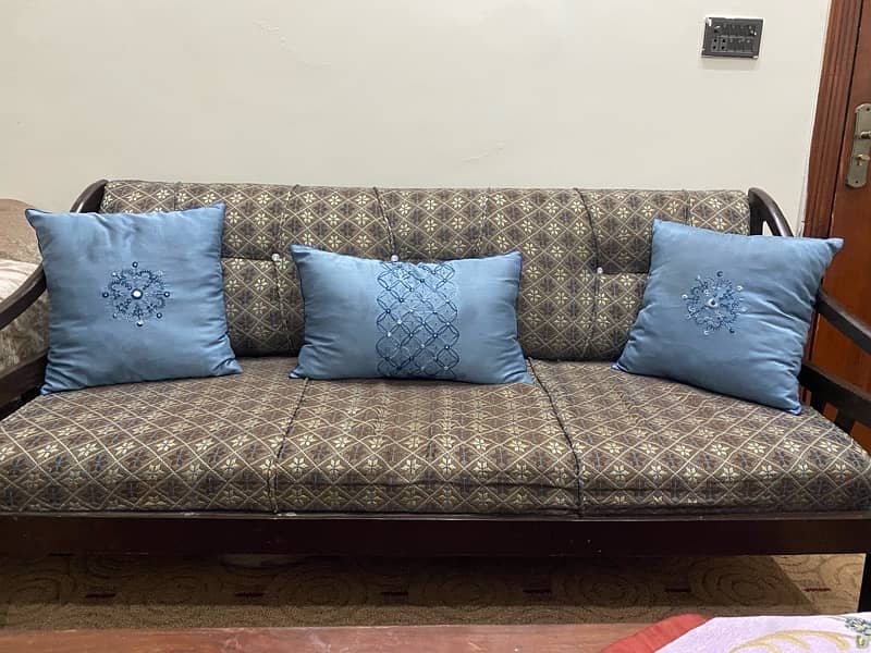 5 seater Sofa Condition 8/10 0