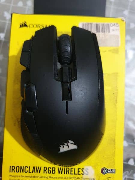 Corsair Ironclaw Wireless RGB Gaming Mouse 0