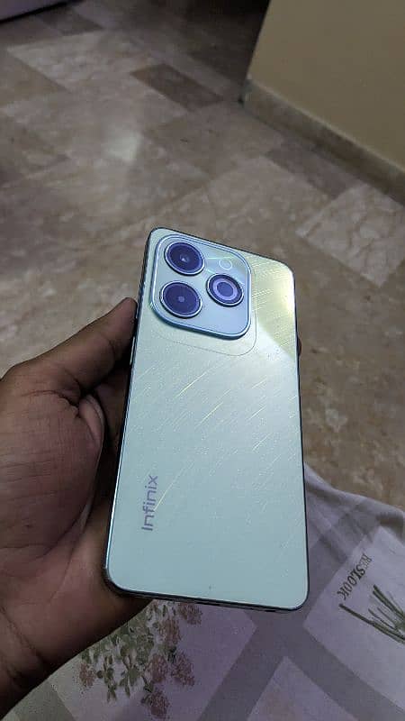 Infinix Hot 40i 4