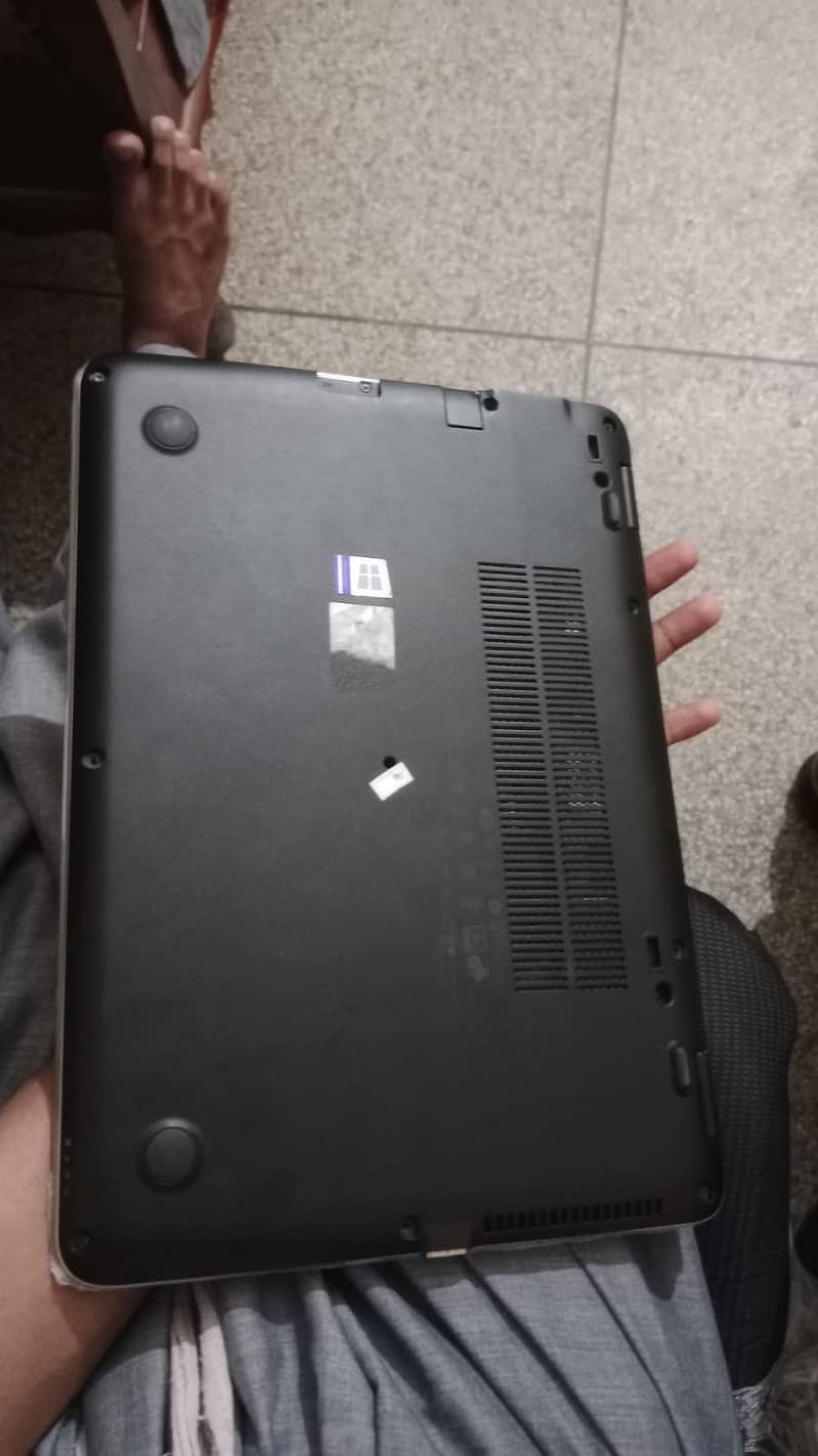 LAPTOP 1