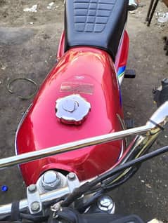 Honda cg 125 Karachi number excellent and original condition