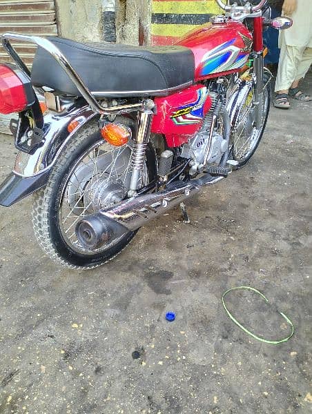 Honda cg 125 Karachi number excellent and original condition 3