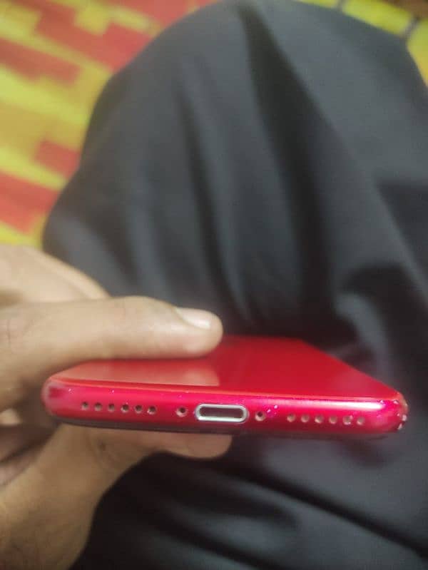 iphone 8 Red color official pta approved 3