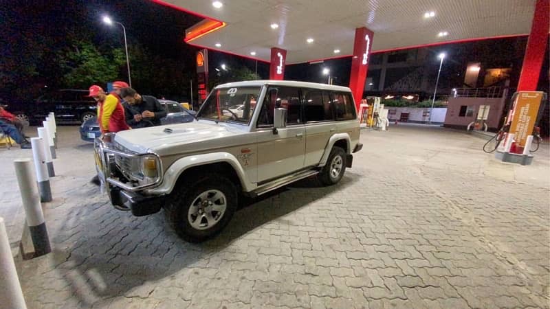 Mitsubishi Pajero 1988 3