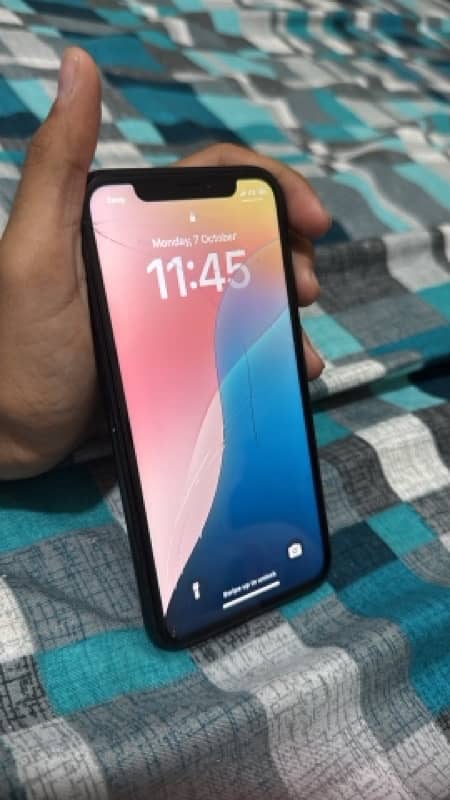 IPHONE xr fu 64 sims working 4