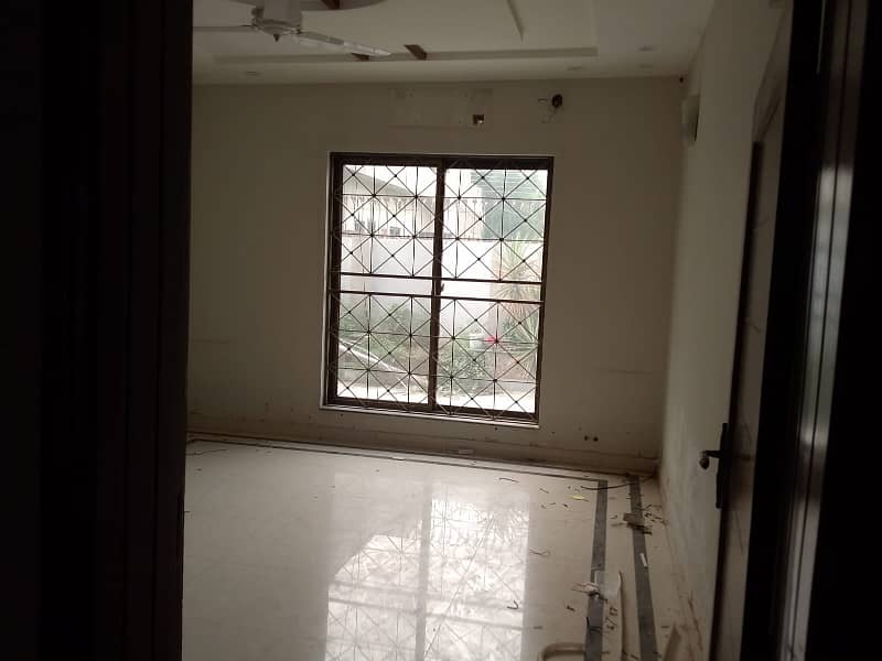 20 MARLA DOUBLE STORY HOUSE AVAILBLE FOR RENT FOR SOFTWARE OFFICE USED 3